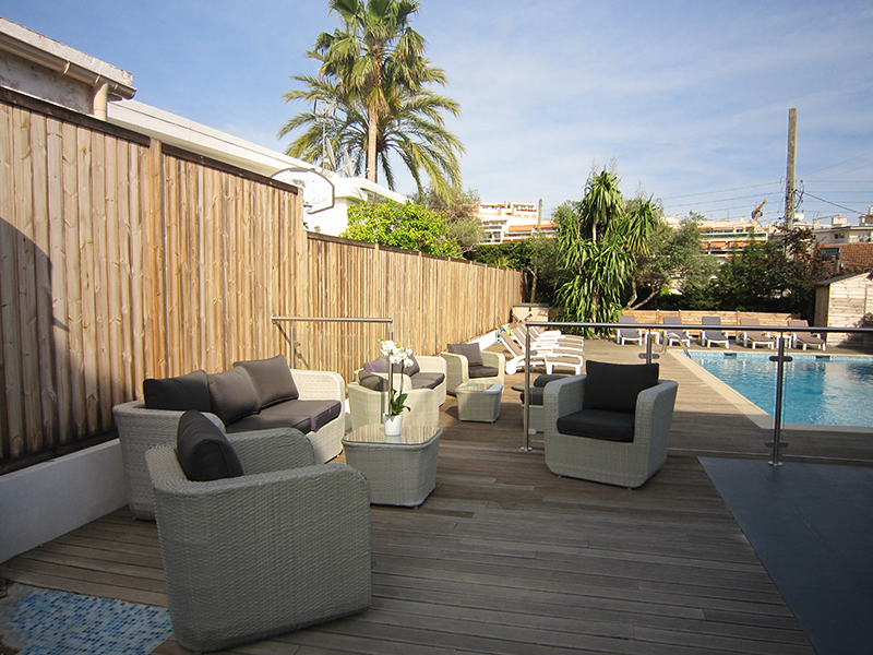 Terrace and outdoor dining